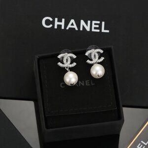 Chanel gold pearl earrings